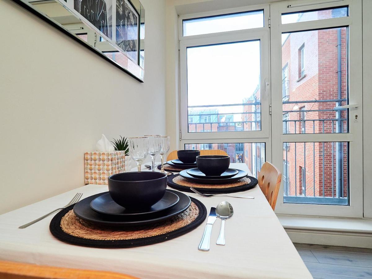 Beauchamp Suite In Coventry City Centre Cv1 For Contractors Professionals Tourists Relocators Students And Family エクステリア 写真